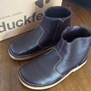 Duckfeet Fredericia plum boots. Size 40